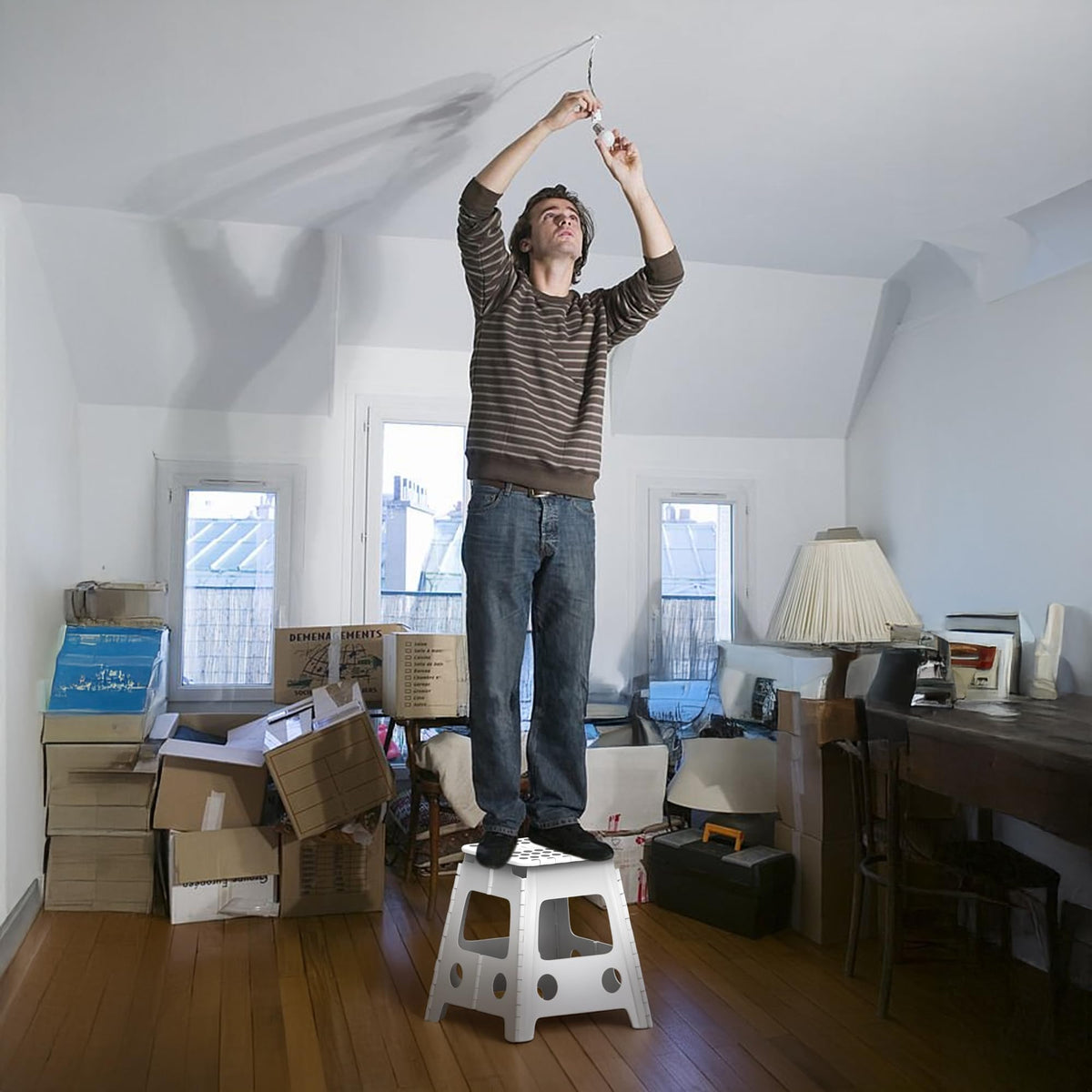 Zeno White Folding Step Stool