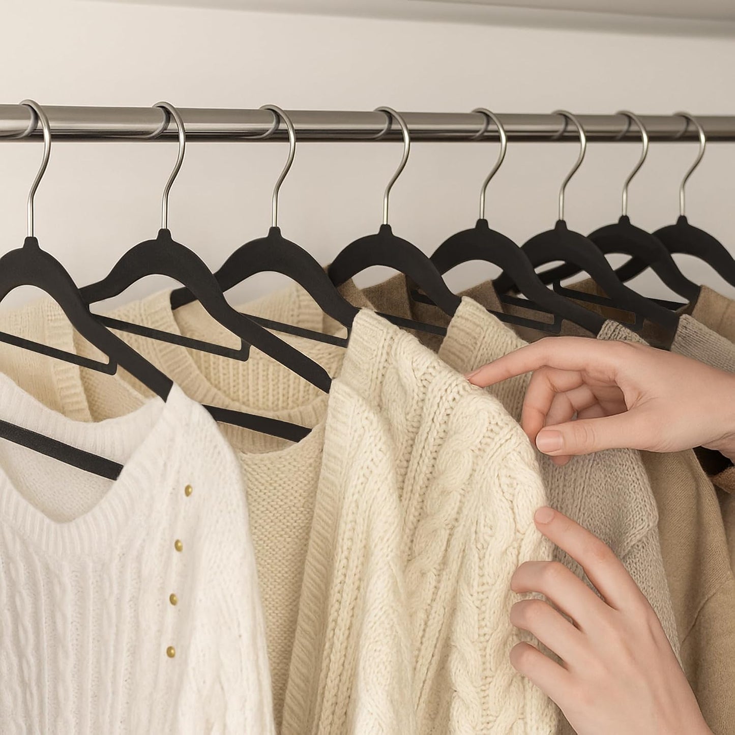 Zeno 20 Pack Black Velvet Hangers