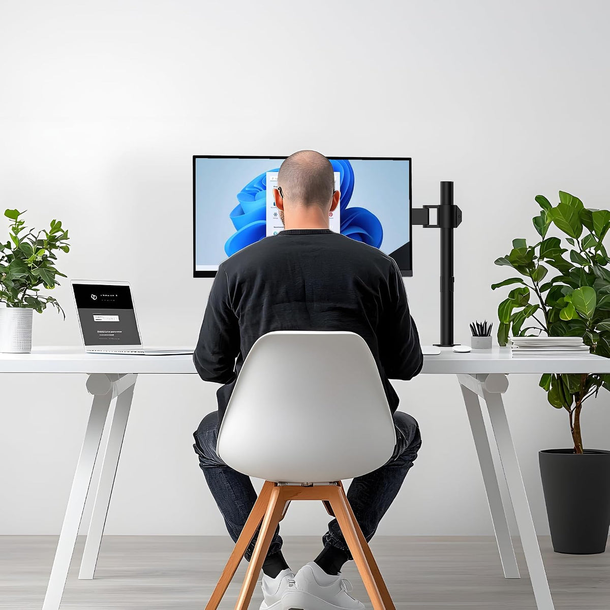Zeno 13" - 32" Monitor Stand