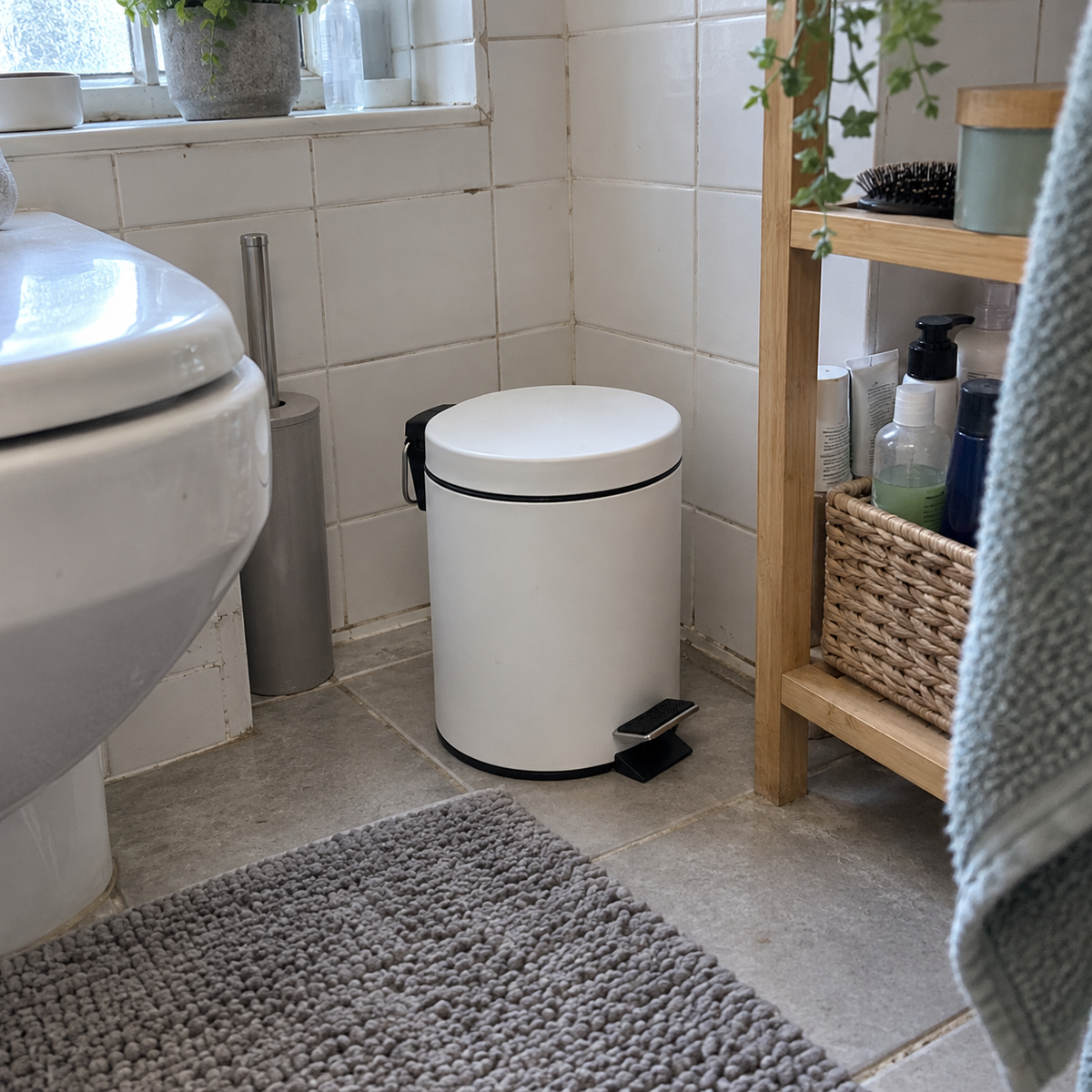 Zeno 3L Matte White Pedal Bathroom Bin