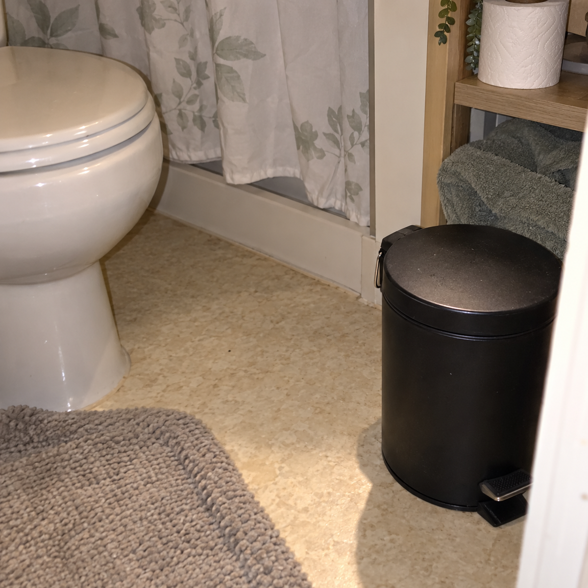 Zeno 3L Matte Black Pedal Bathroom Bin