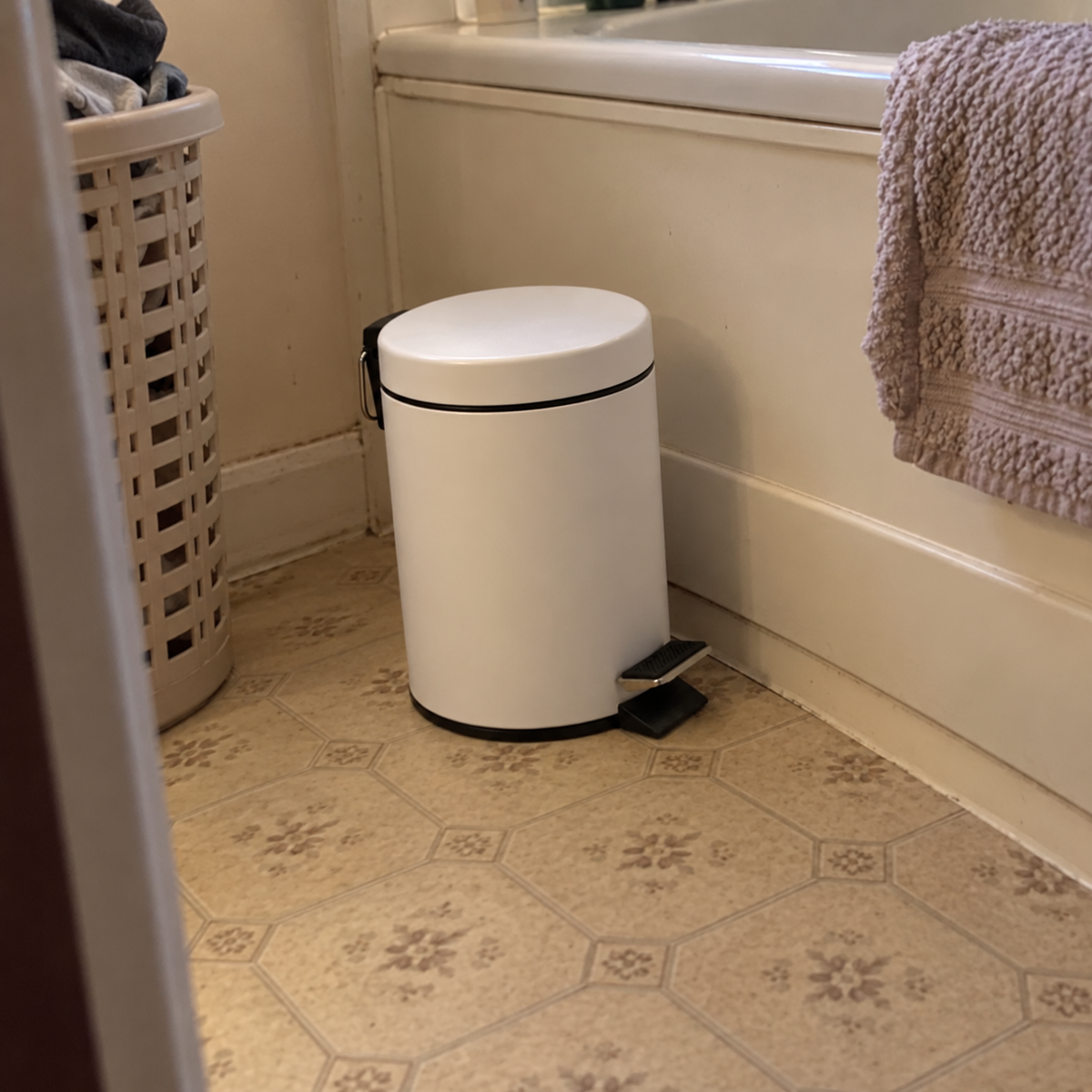 Zeno 3L Matte White Pedal Bathroom Bin