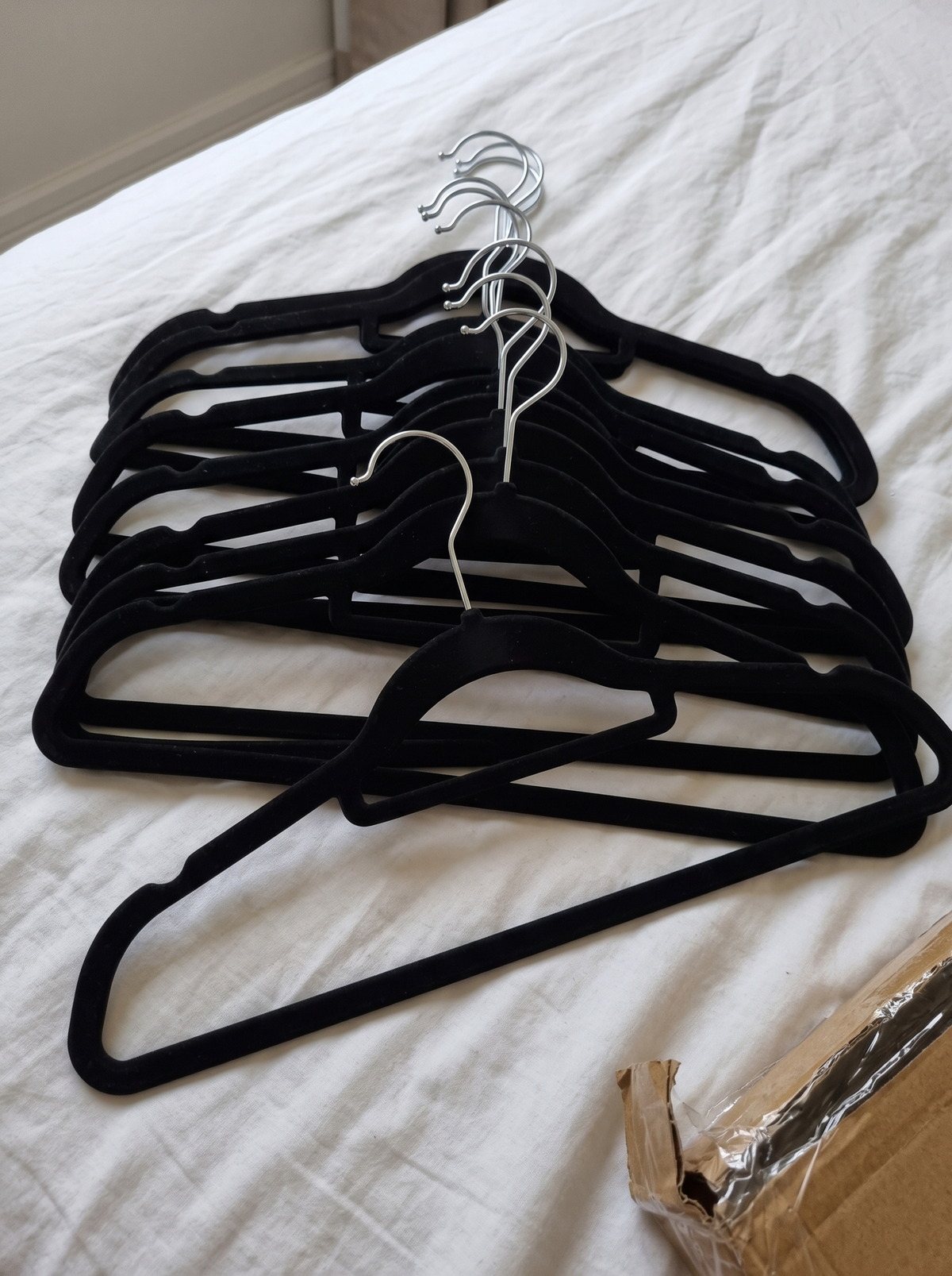 Zeno 50 Pack Black Velvet Hangers