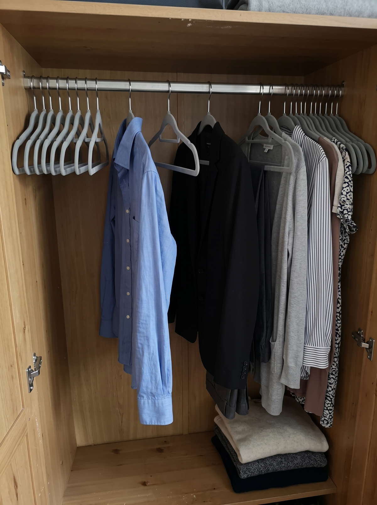 Zeno 20 Pack Grey Velvet Hangers