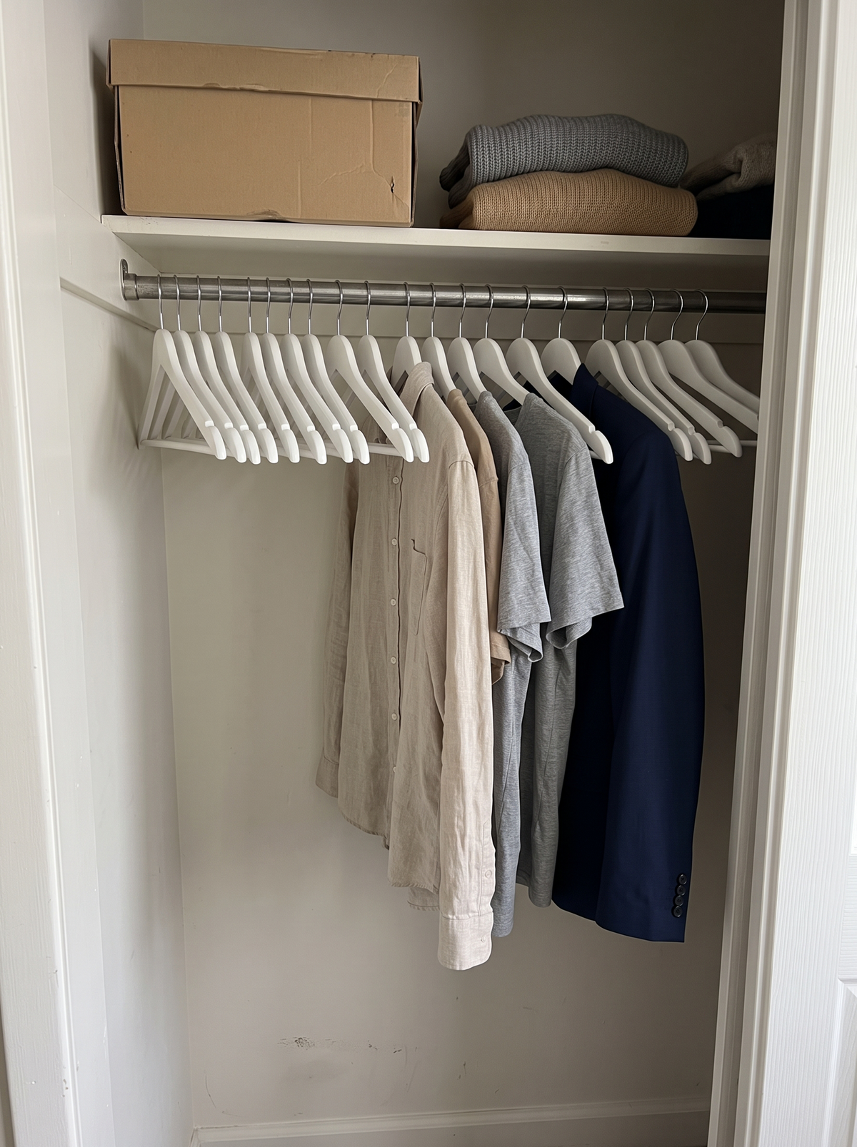 Zeno 40 Pack White Wooden Hangers