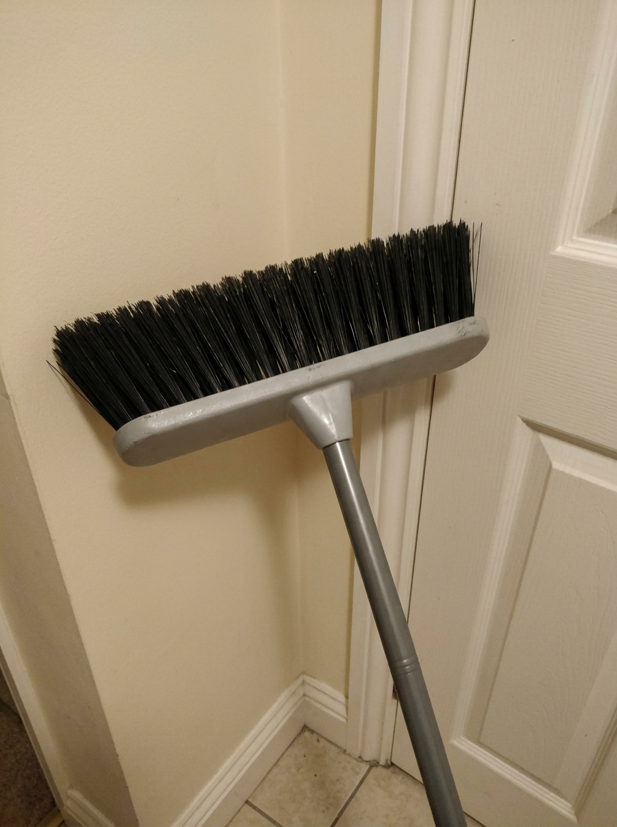 Zeno Indoor Broom